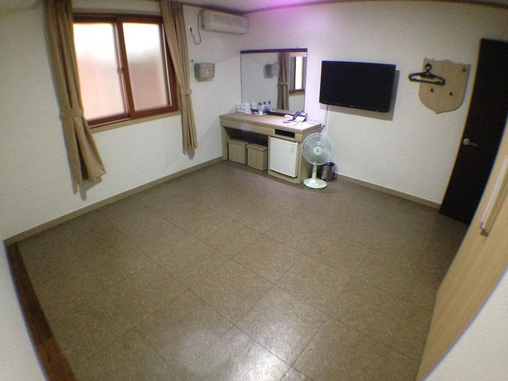 Suanbo Saipan Hot Spring Hotel Chungju Exteriör bild