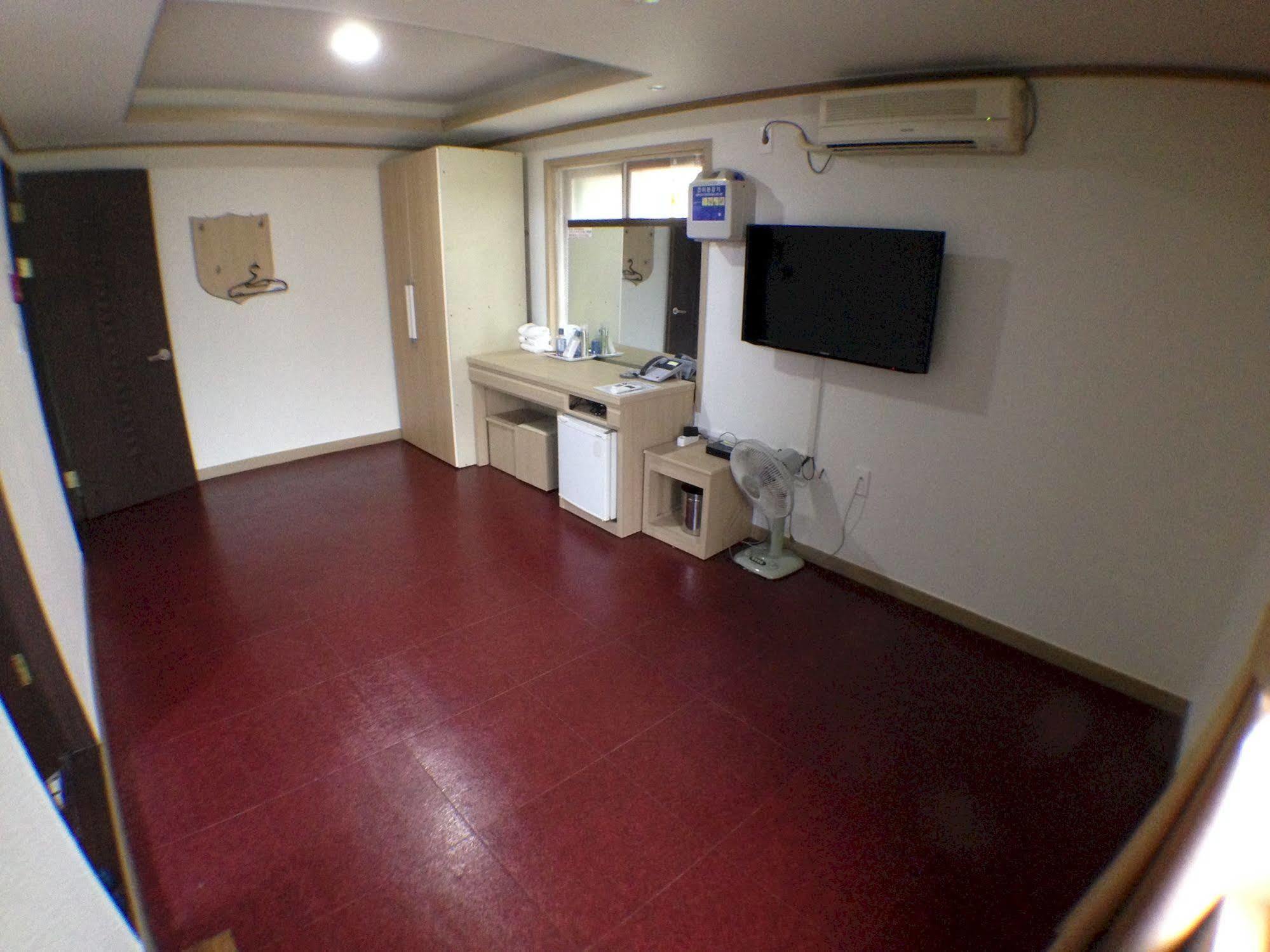 Suanbo Saipan Hot Spring Hotel Chungju Exteriör bild